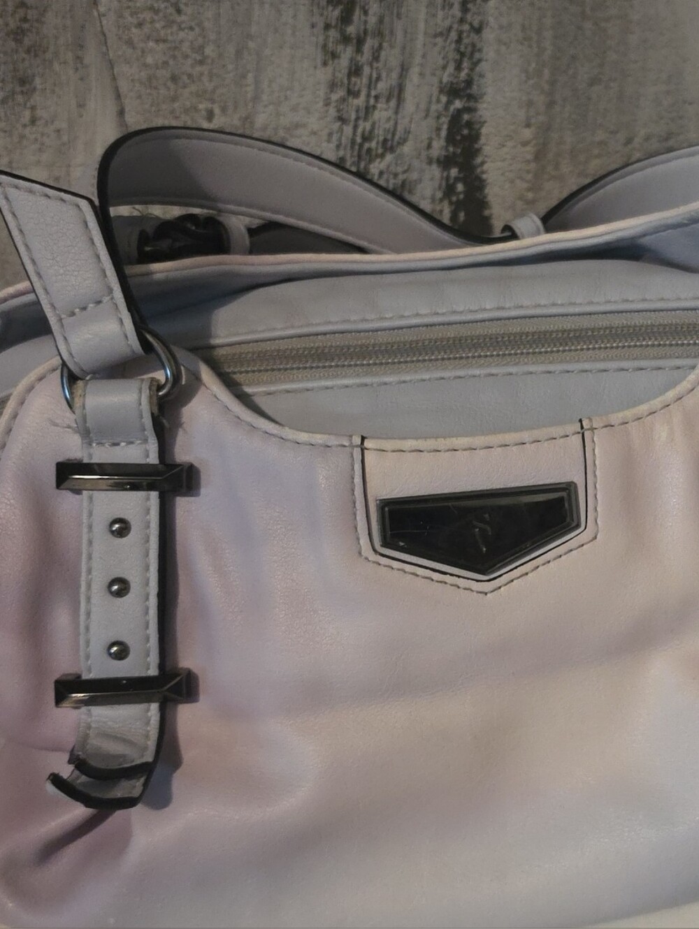 Simply Vera Wang Buena Satchel Bag - Picture 1 of 6